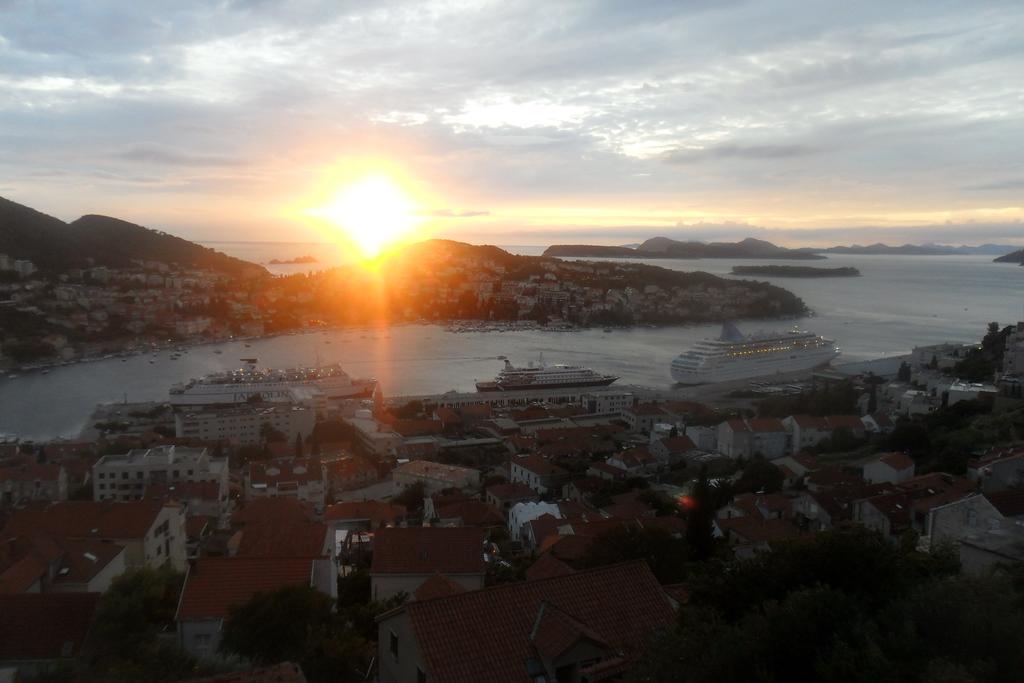 Rooms Anela With Large Common Tarrace And Beautiful Sea View Dubrovnik Værelse billede